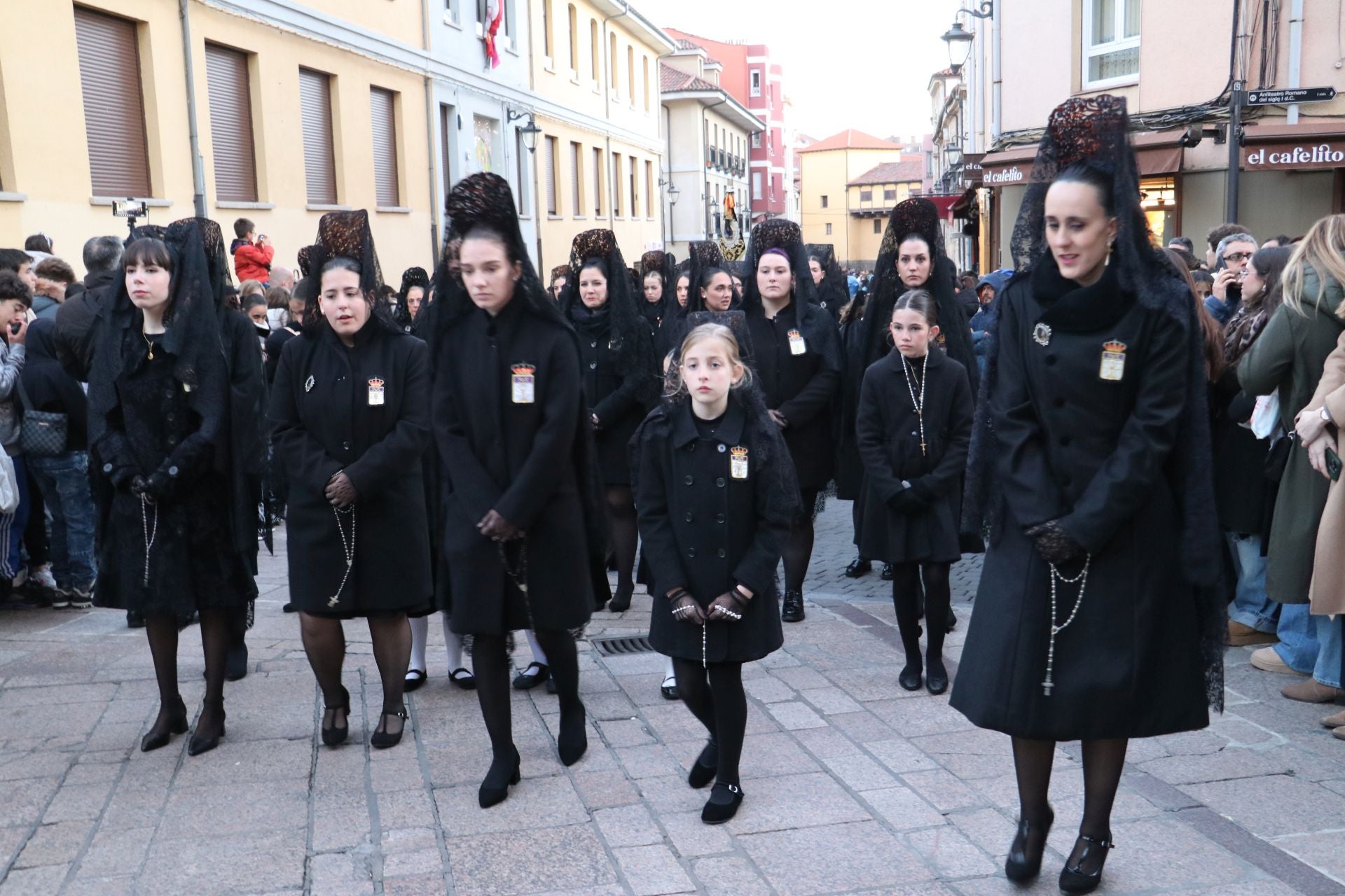 Las imágenes de la procesión de la Virgen de la Amargura en León