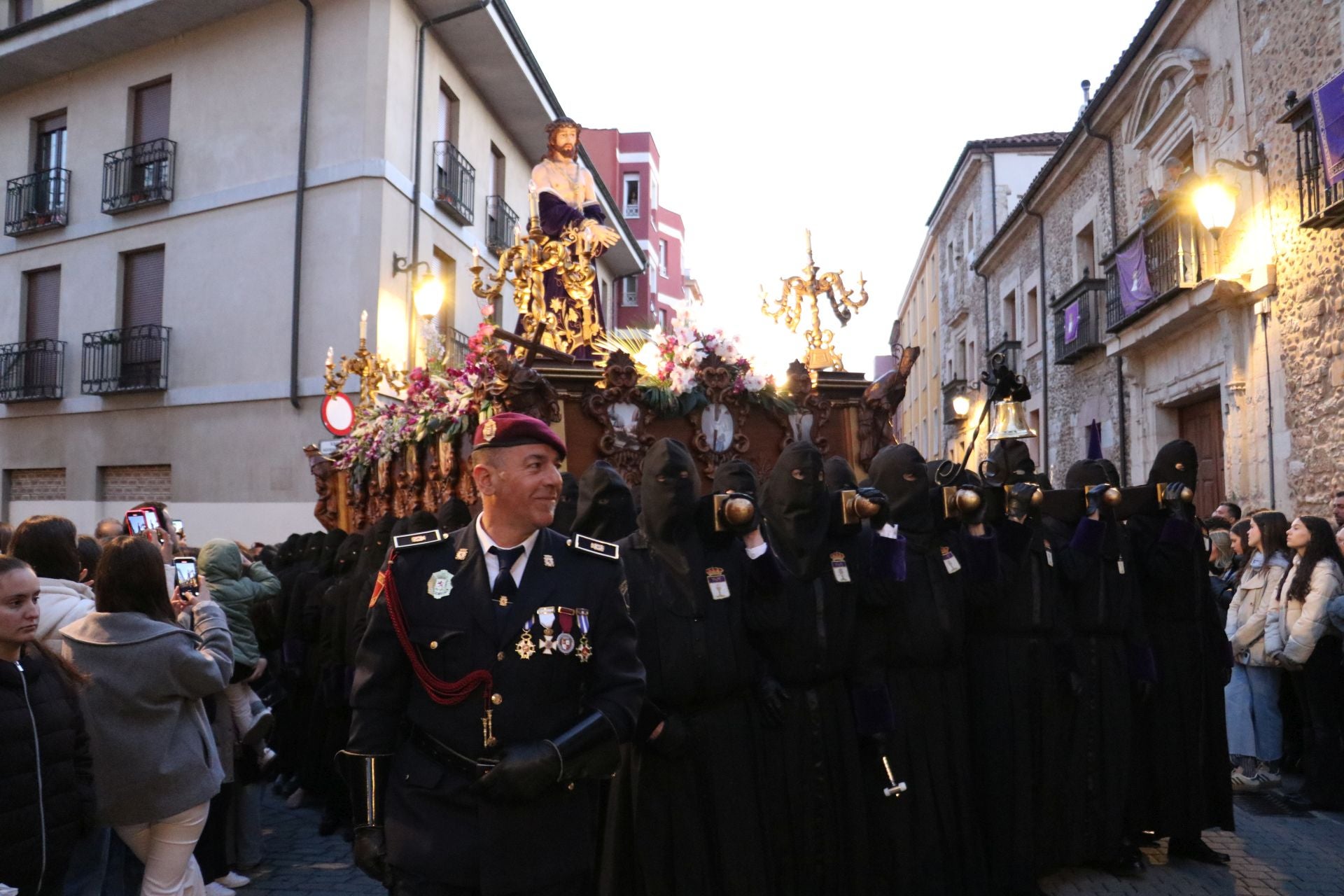 Las imágenes de la procesión de la Virgen de la Amargura en León