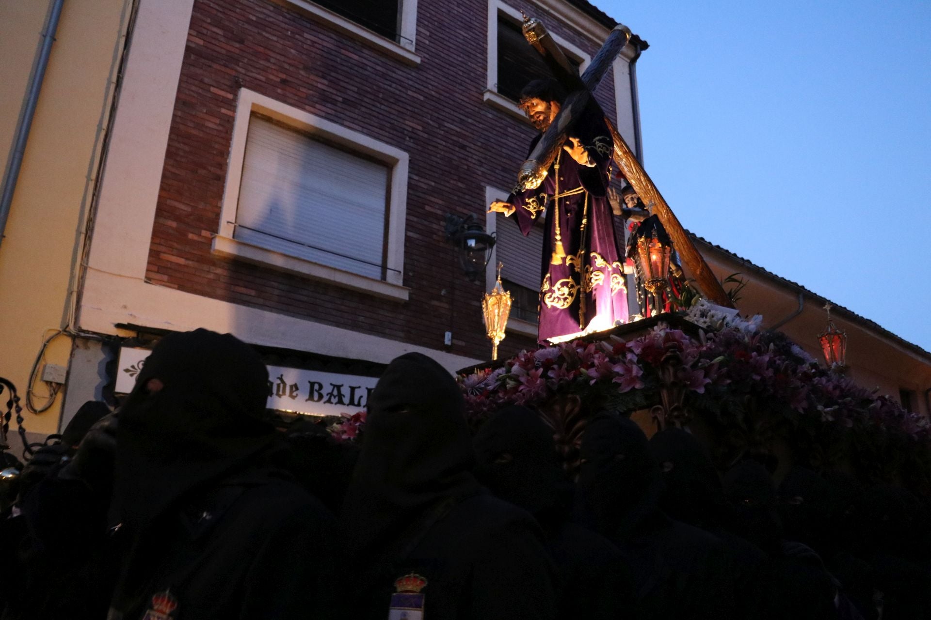 Las imágenes de la procesión de la Virgen de la Amargura en León