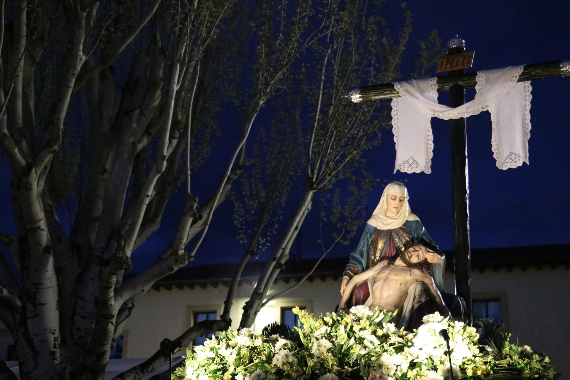 Las imágenes de la procesión de la Virgen de la Amargura en León