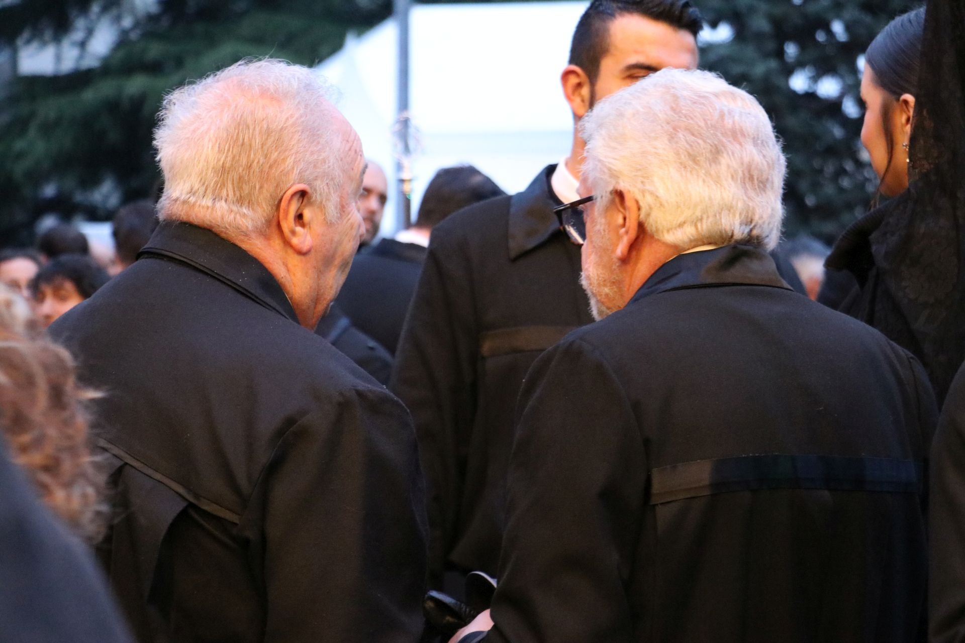Las imágenes de la decisión de la cofradía para salir en procesión en León