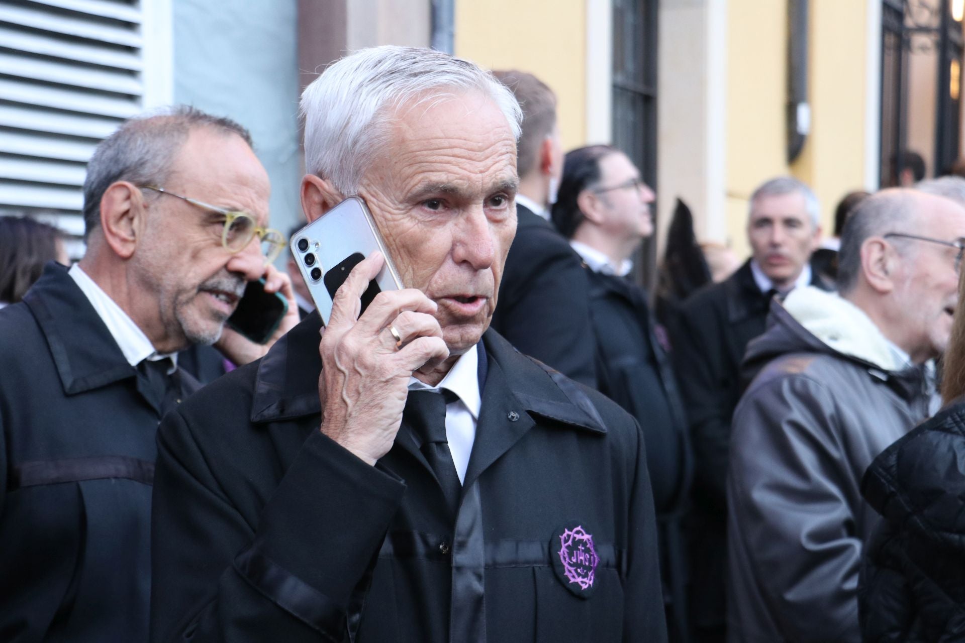 Las imágenes de la decisión de la cofradía para salir en procesión en León