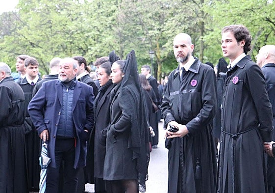 Las imágenes de la decisión de la cofradía para salir en procesión en León