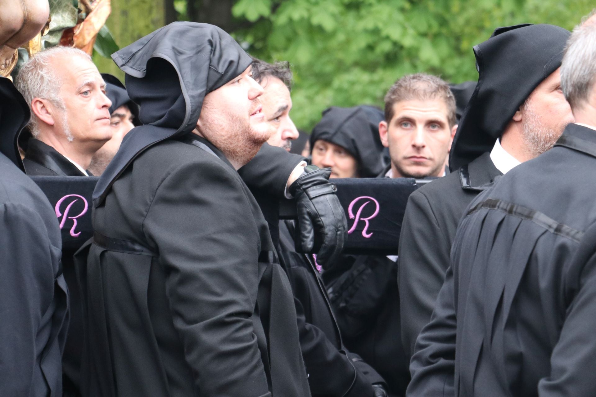 Las imágenes de la salida y procesión de Los Pasos en León