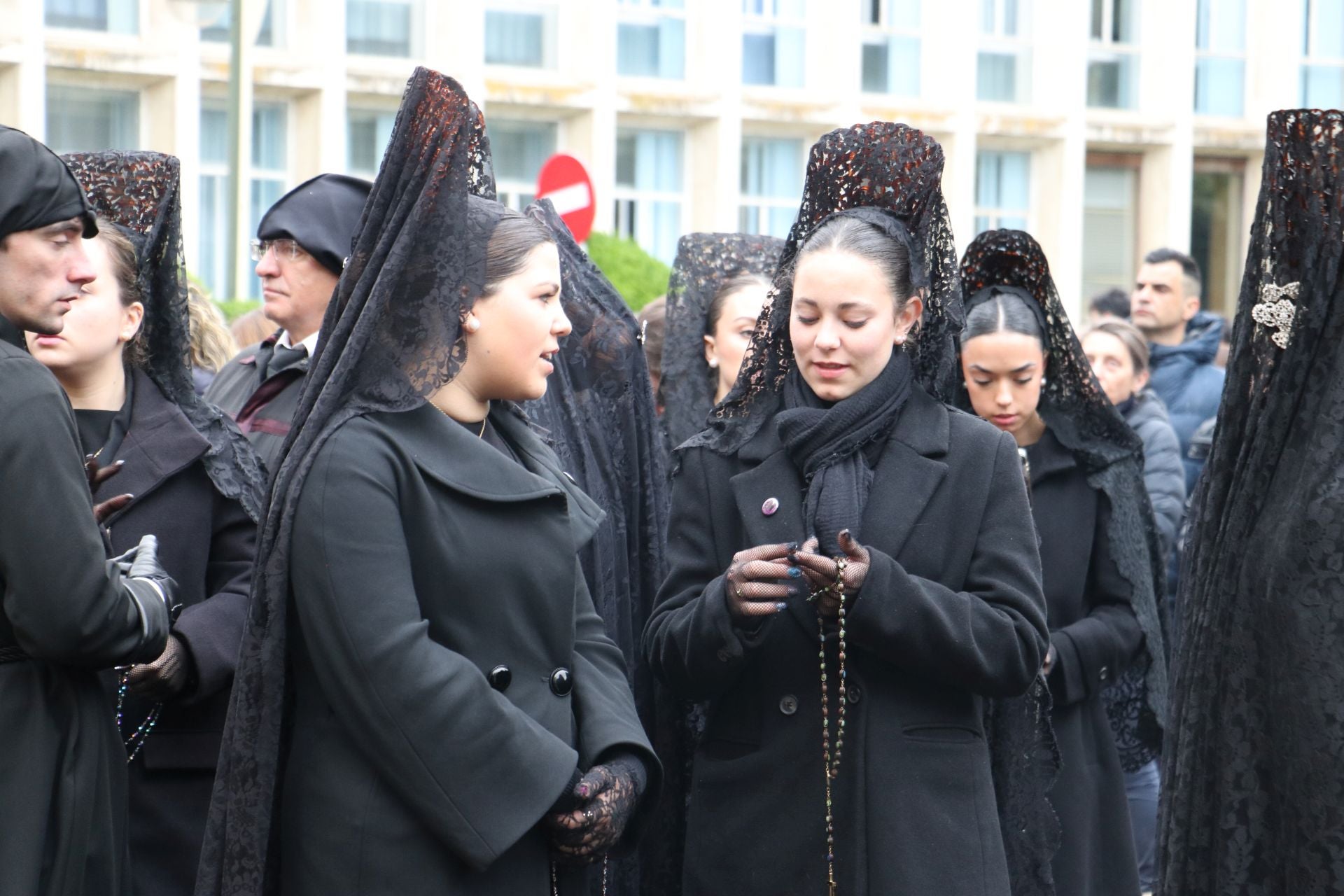 Las imágenes de la salida y procesión de Los Pasos en León