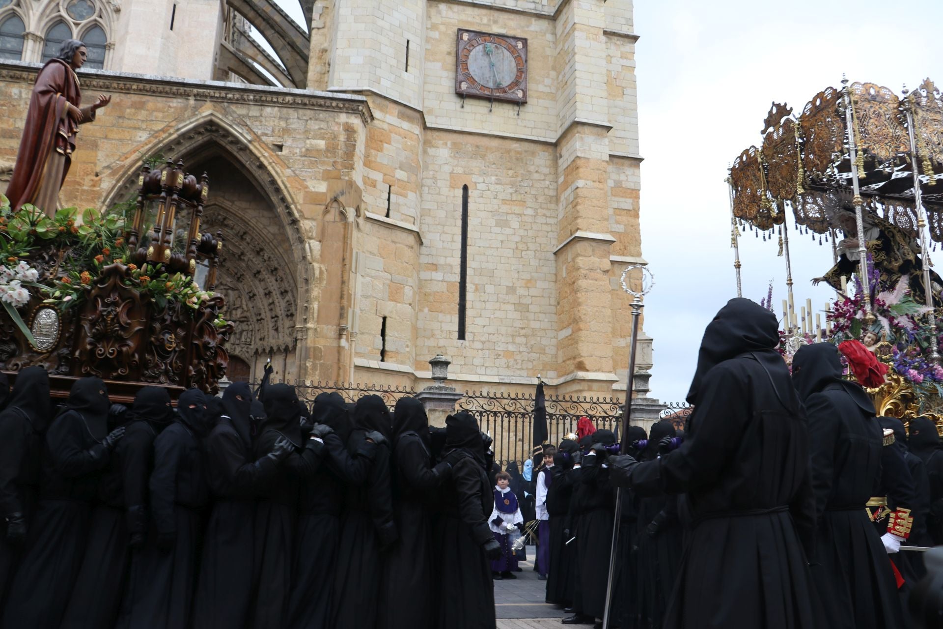 Las imágenes del Encuentro ante la Catedral de León