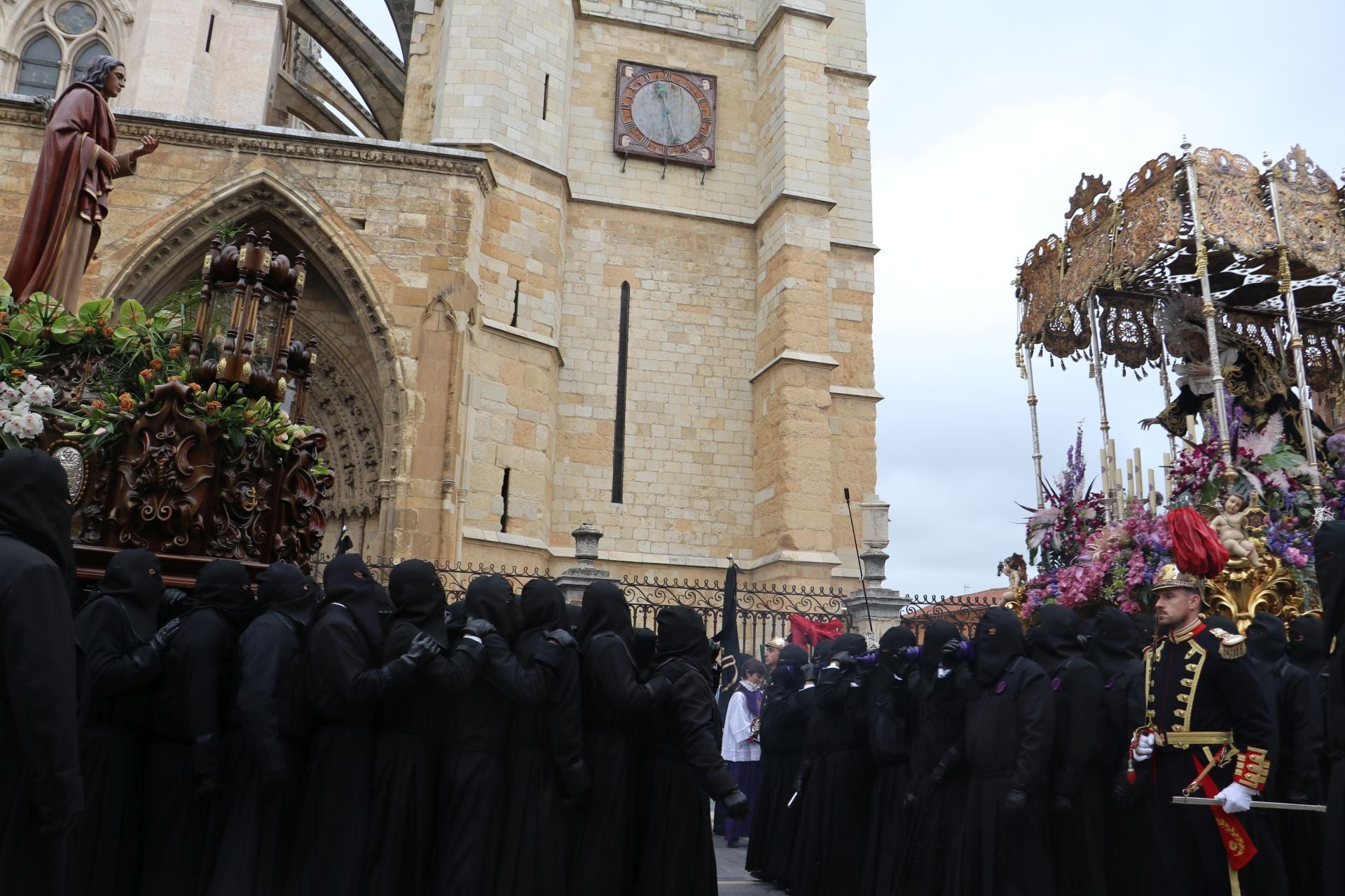 Las imágenes del Encuentro ante la Catedral de León
