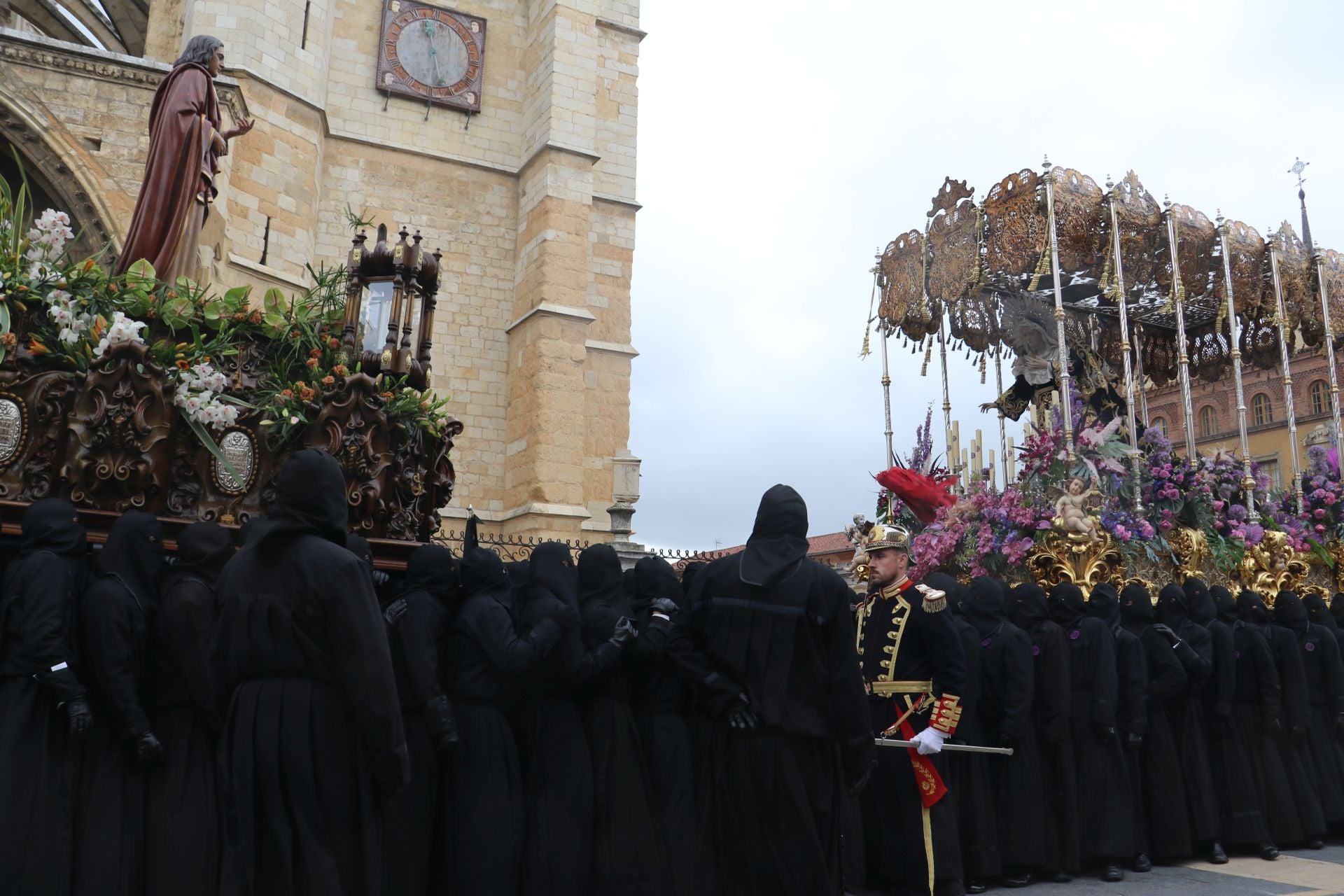 Las imágenes del Encuentro ante la Catedral de León