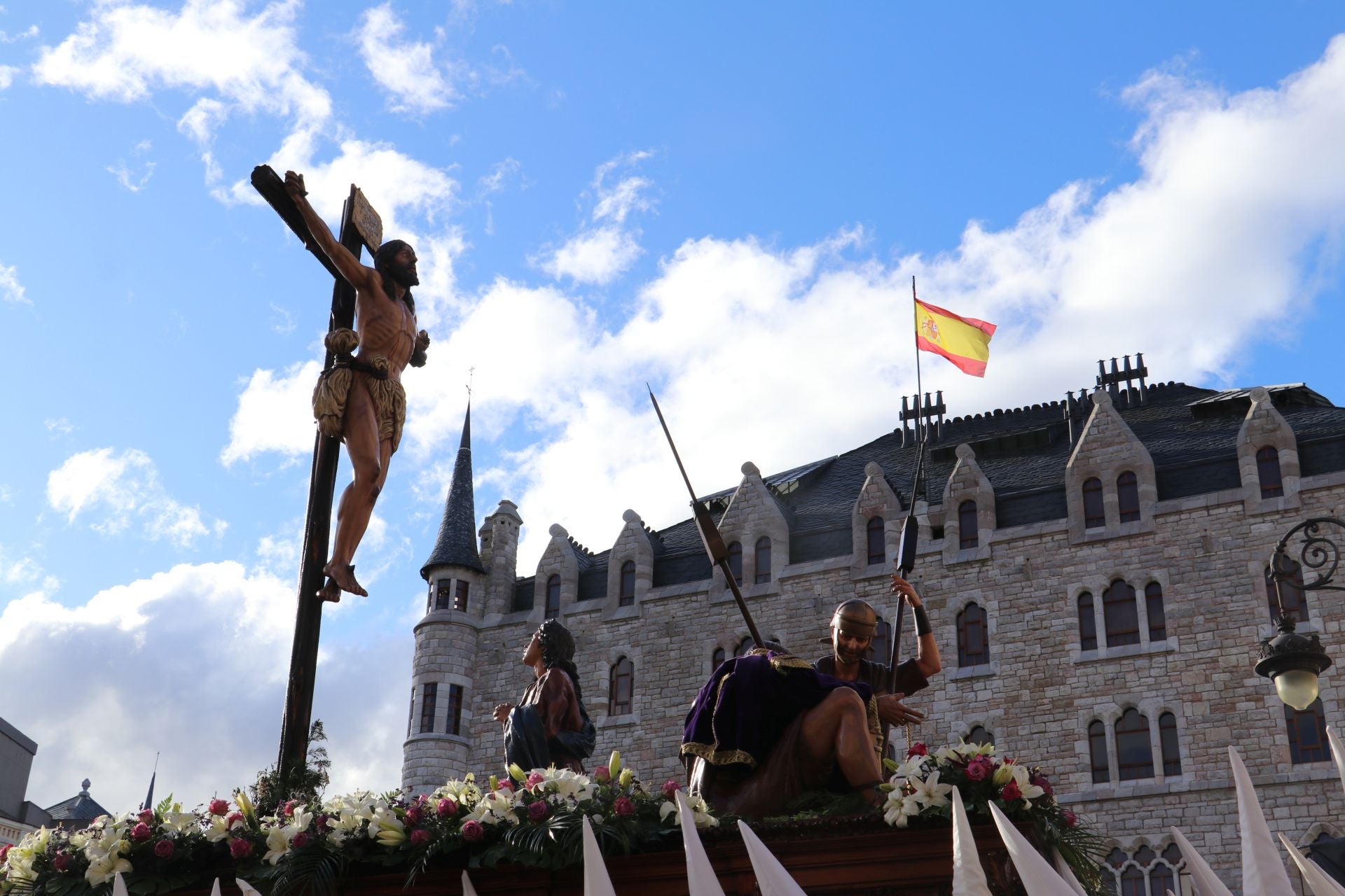 Las imágenes de la procesión de las Siete Palabras en León