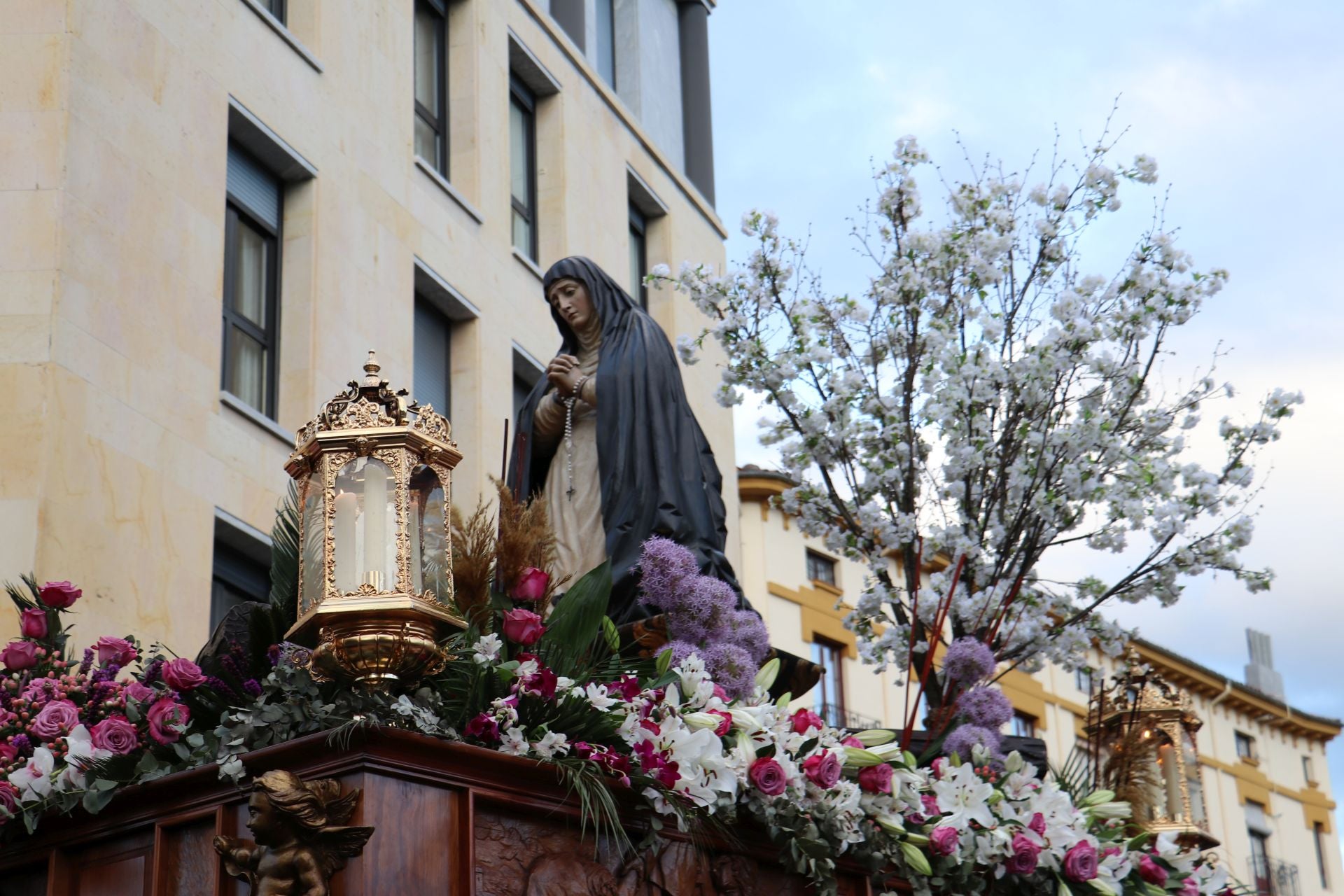 Las mejores imágenes de la procesión del Santo Entierro de Minerva