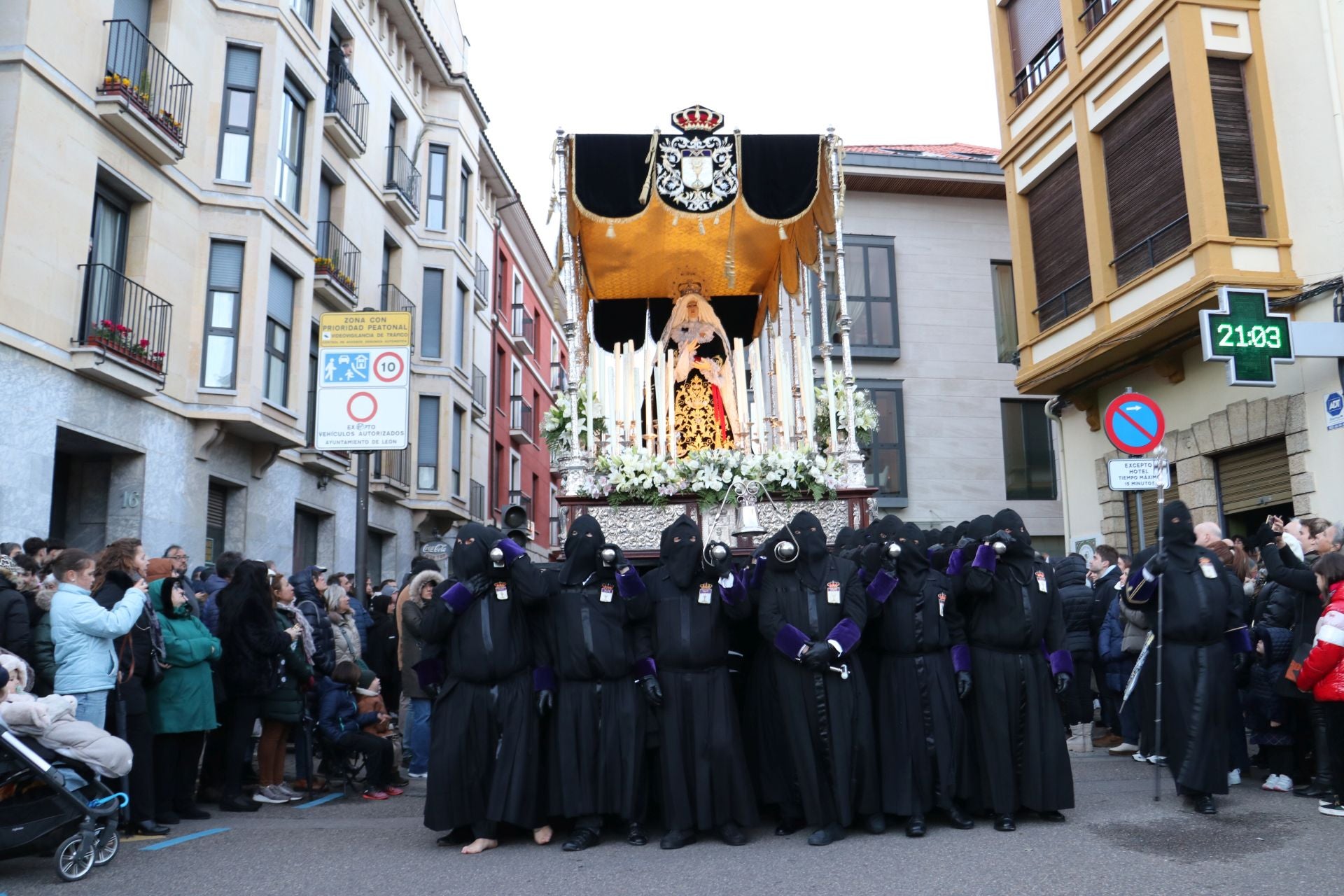 Las mejores imágenes de la procesión del Santo Entierro de Minerva