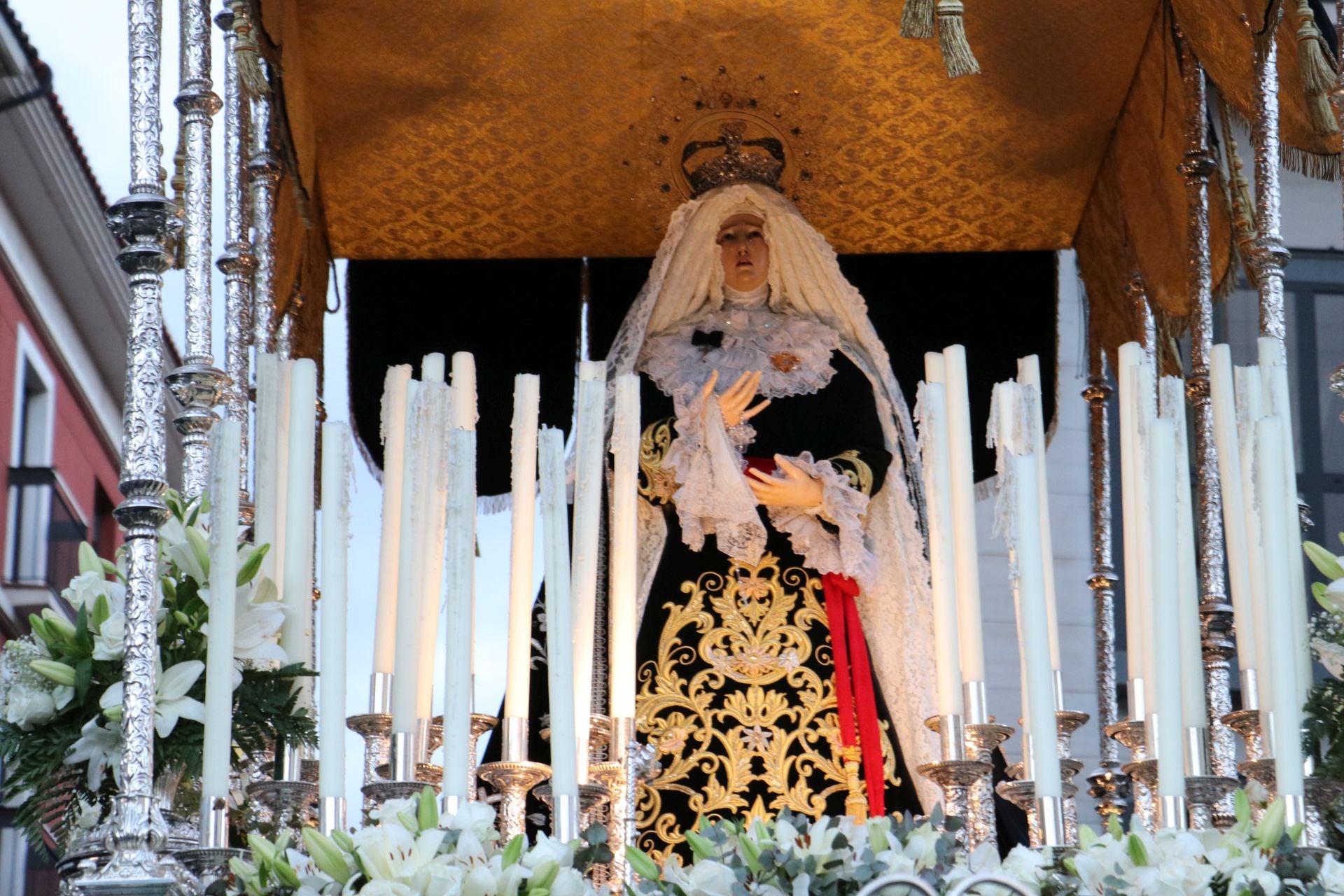 Las mejores imágenes de la procesión del Santo Entierro de Minerva