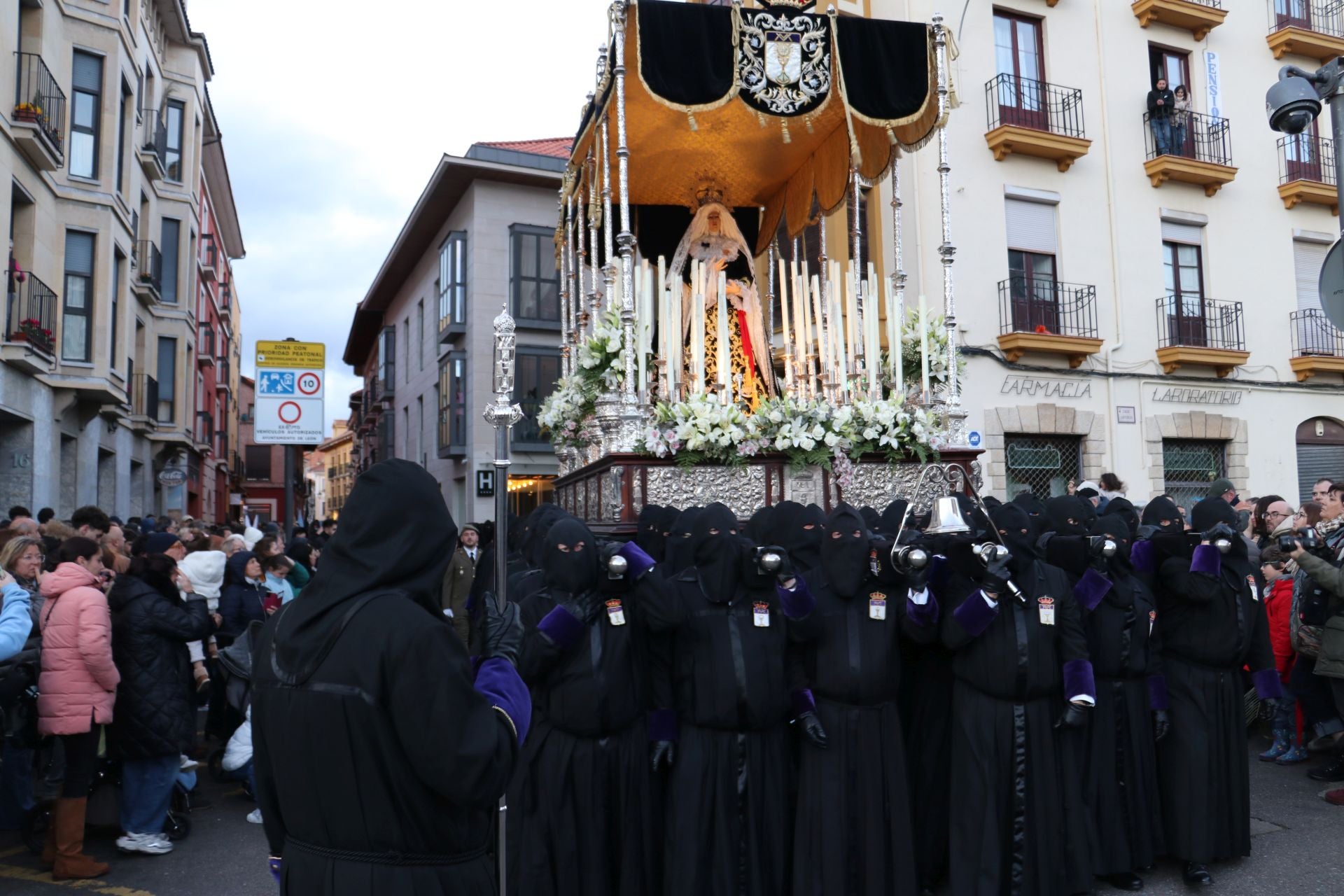 Las mejores imágenes de la procesión del Santo Entierro de Minerva