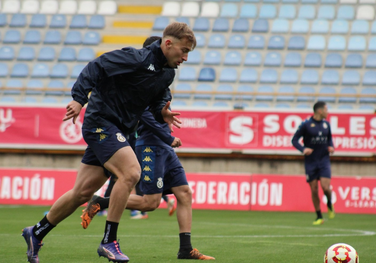 Rodri Suárez, en un entrenamiento previo al duelo ante el Nástic