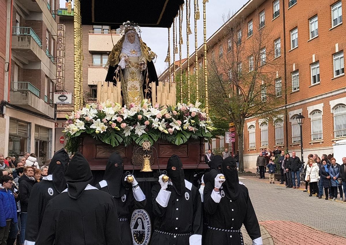 Imagen secundaria 1 - Procesión de Viernes Santo en Valencia de Don Juan