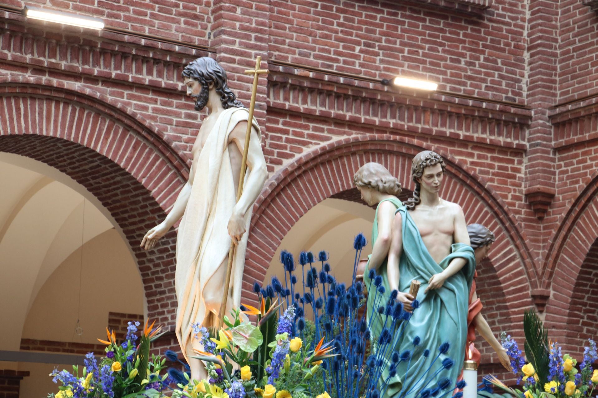 Las imágenes de la suspensión de la procesión Camino de la Luz