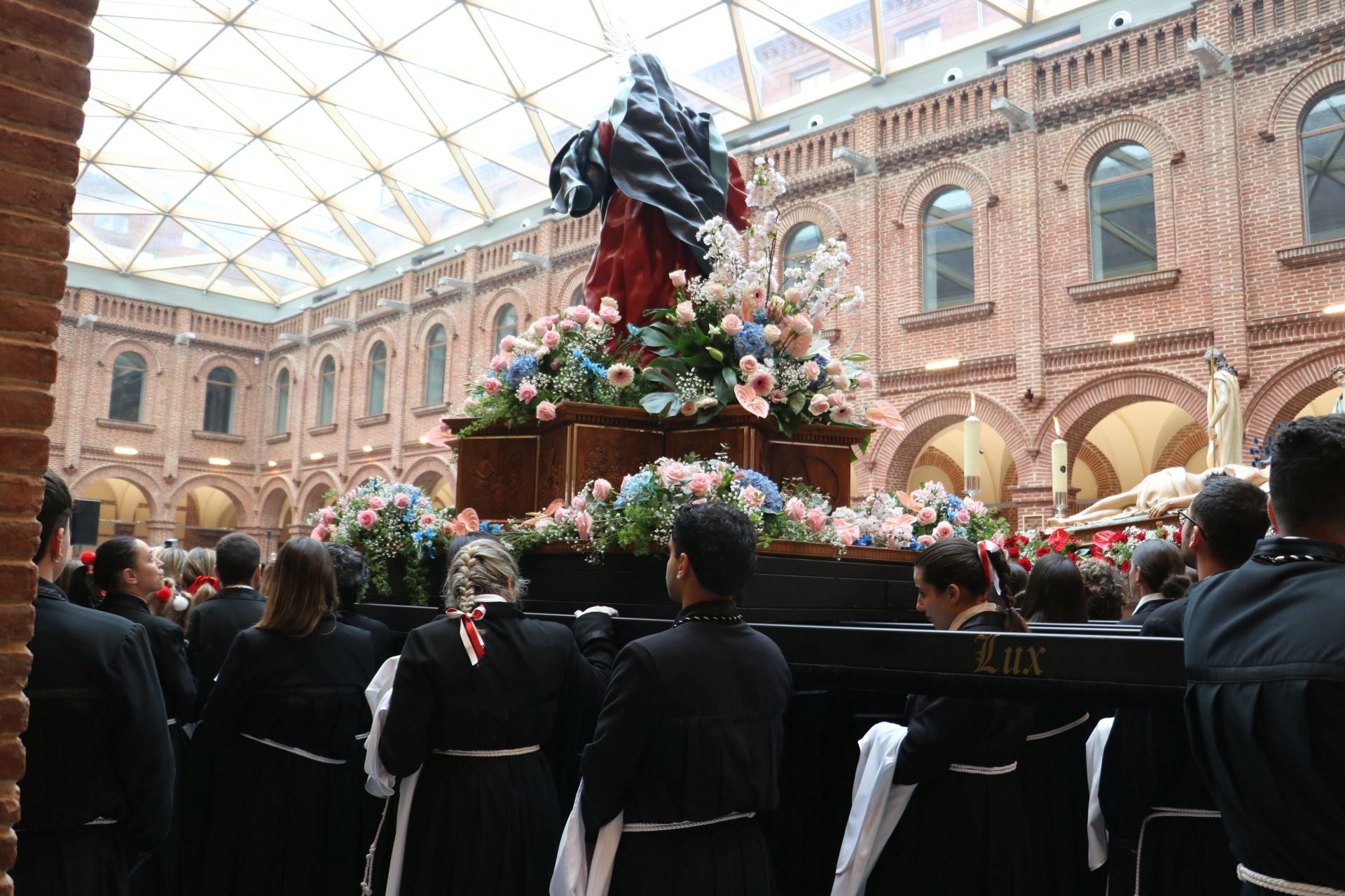 Las imágenes de la suspensión de la procesión Camino de la Luz