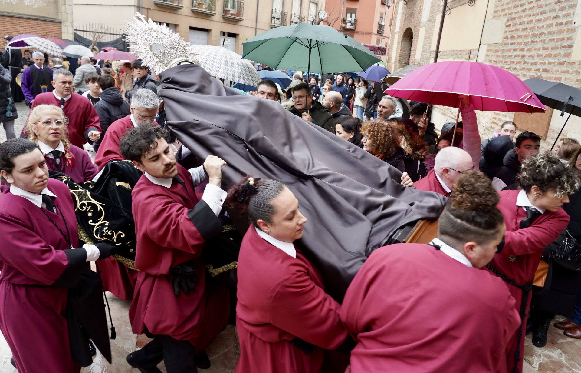 Acto del Desenclavo en León, bajo la mirada de Campillo