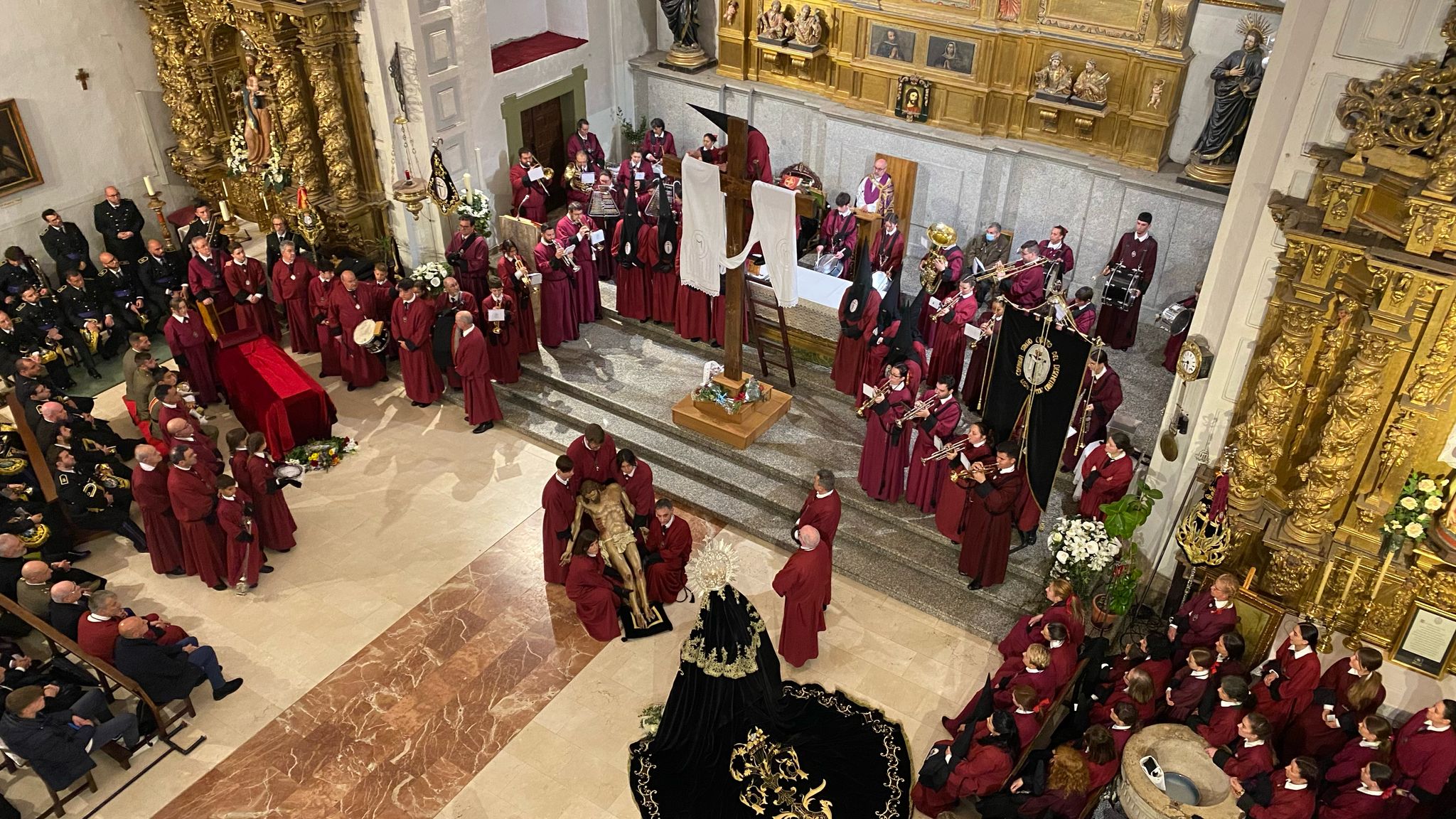 Las imágenes del acto del Desenclavo el Sábado Santo en León