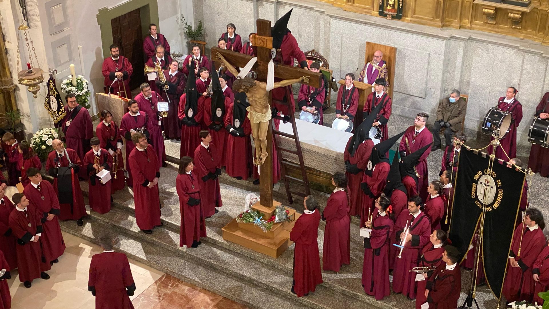 Las imágenes del acto del Desenclavo el Sábado Santo en León