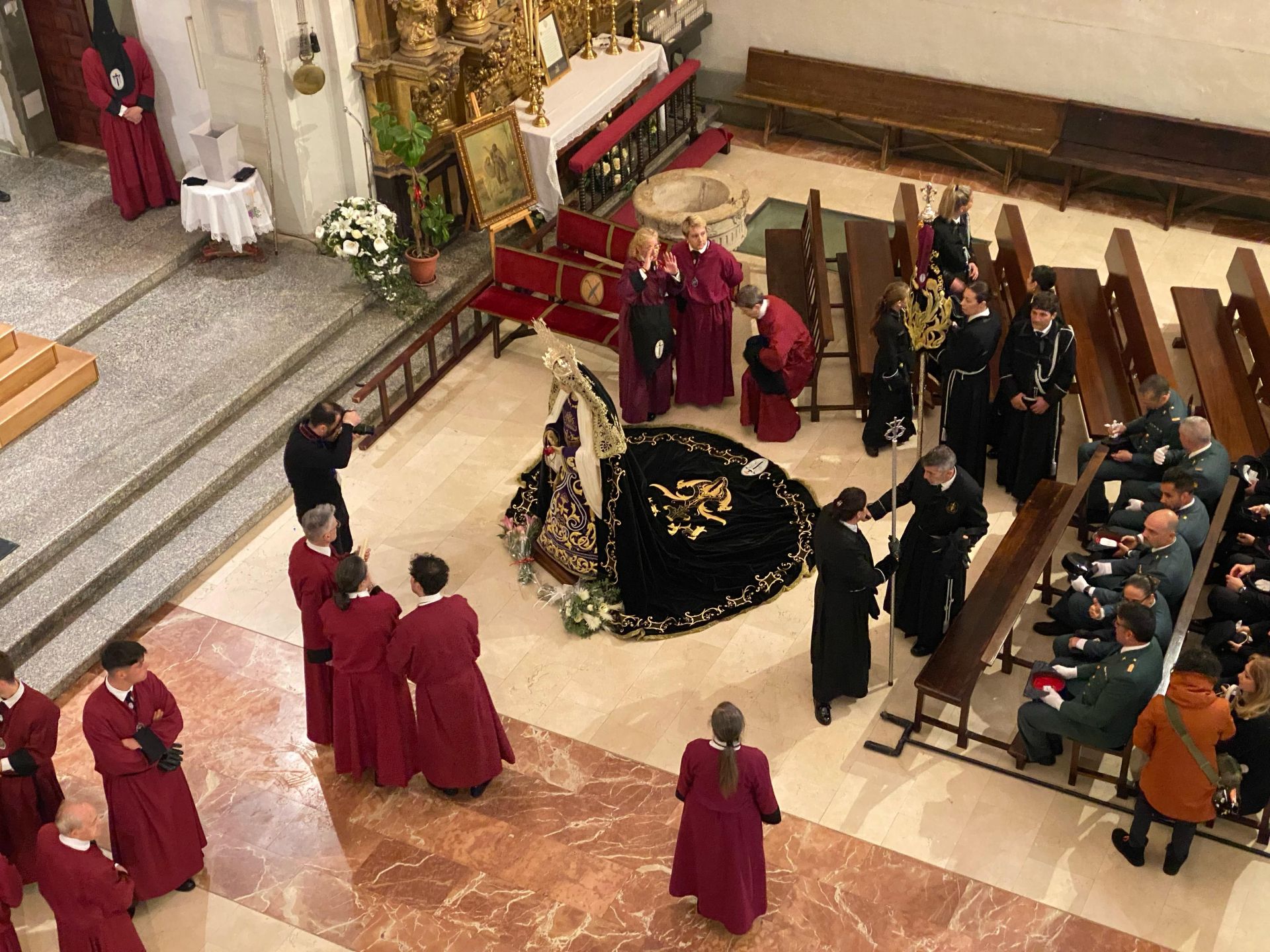 Las imágenes del acto del Desenclavo el Sábado Santo en León