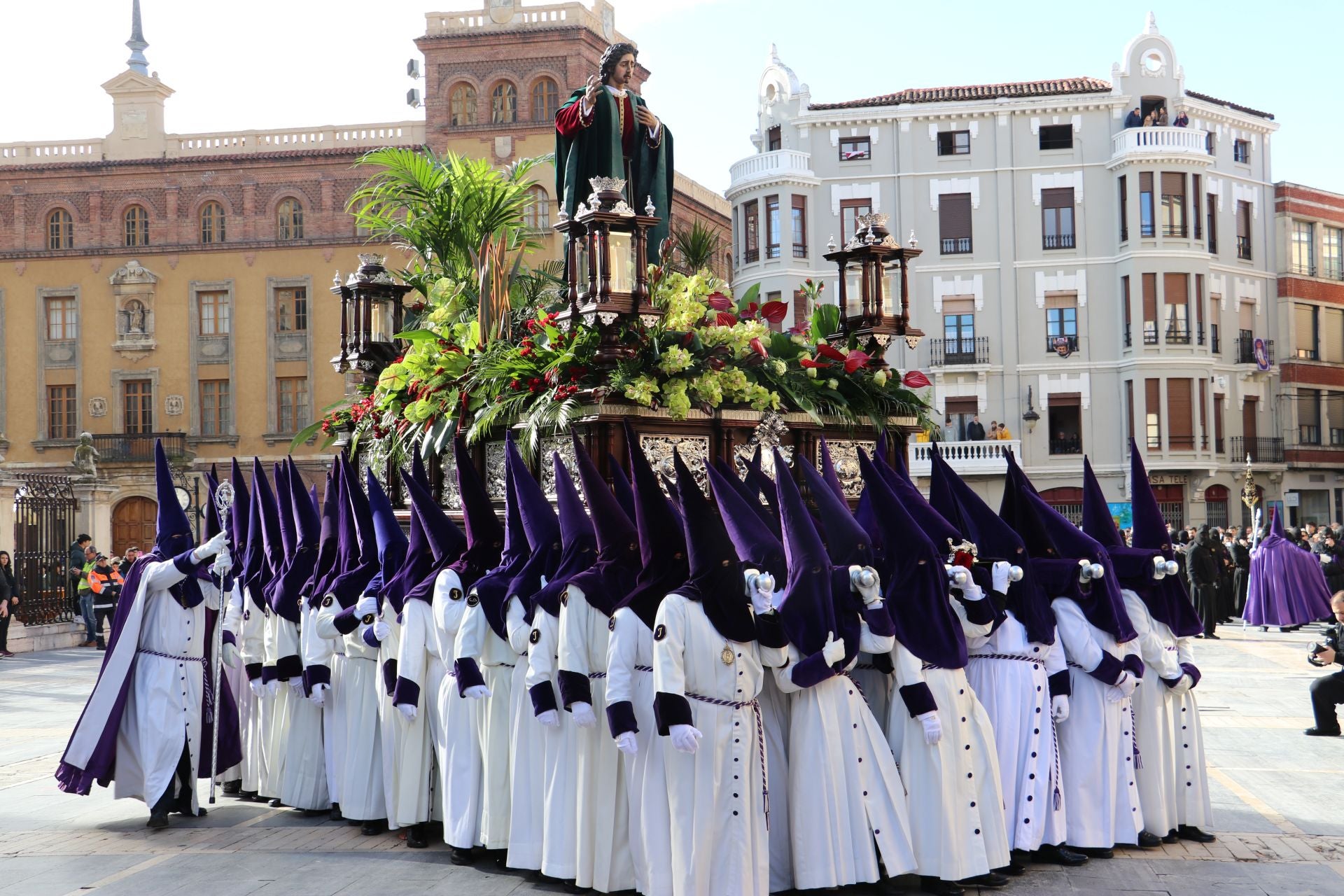Las imágenes del acto de la Resurrección en León