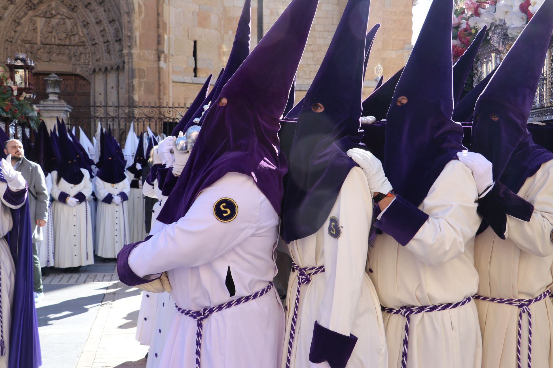 Las imágenes del acto de la Resurrección en León