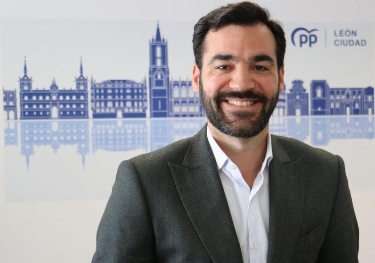David Fernández en su despacho del Ayuntamiento de Ordoño II.