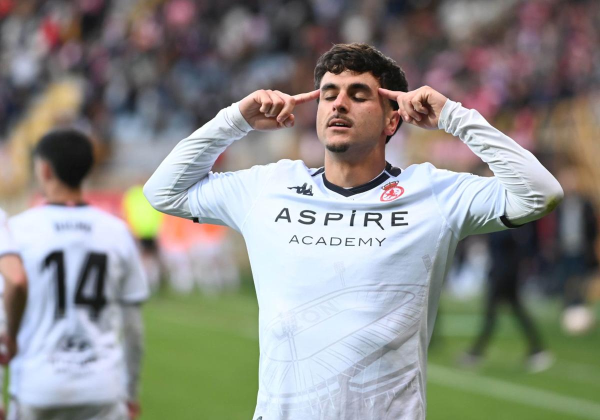 Escobar celebra uno de sus goles ante el Nàstic.