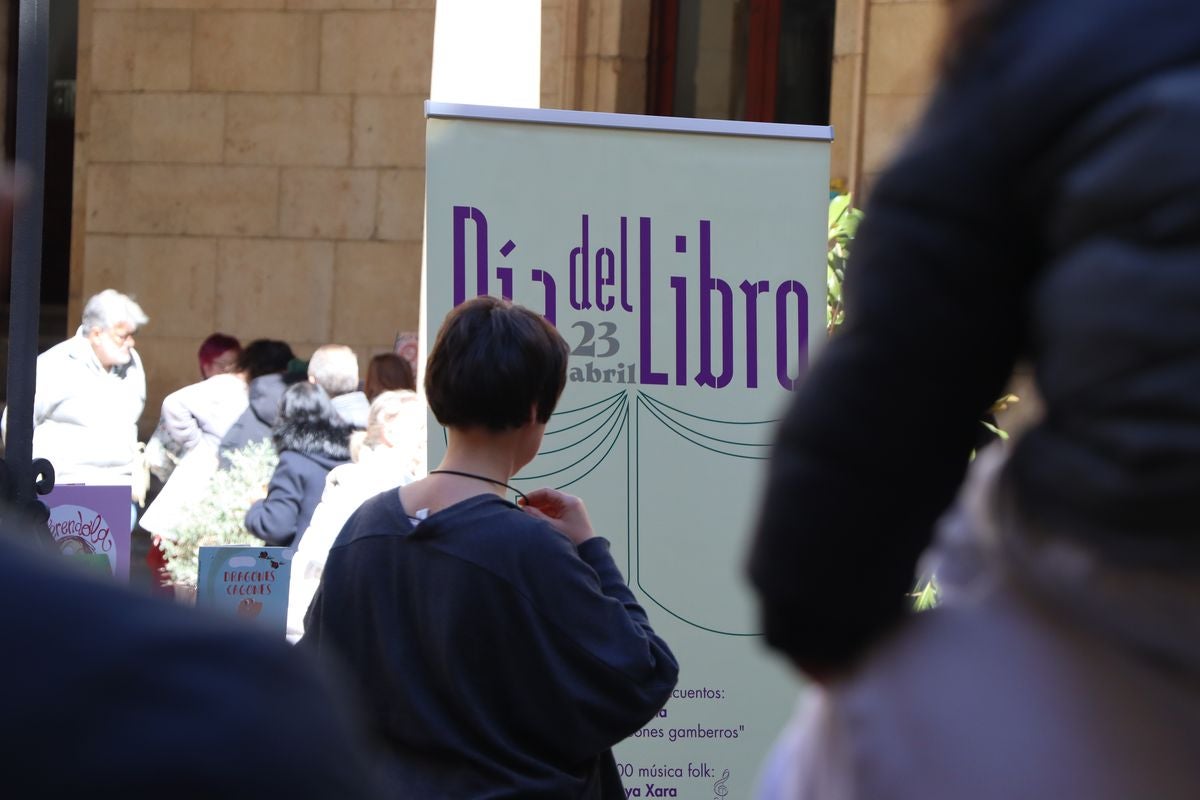 León celebra el Día del Libro