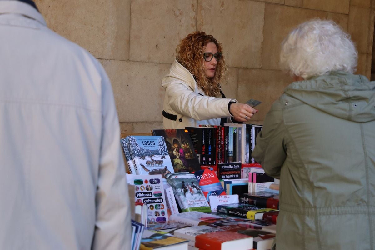 León celebra el Día del Libro
