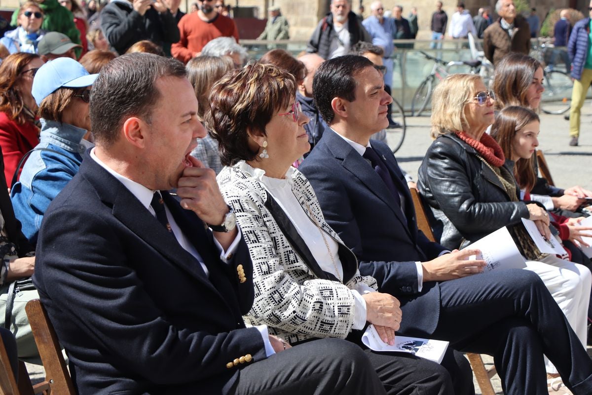León celebra el Día del Libro
