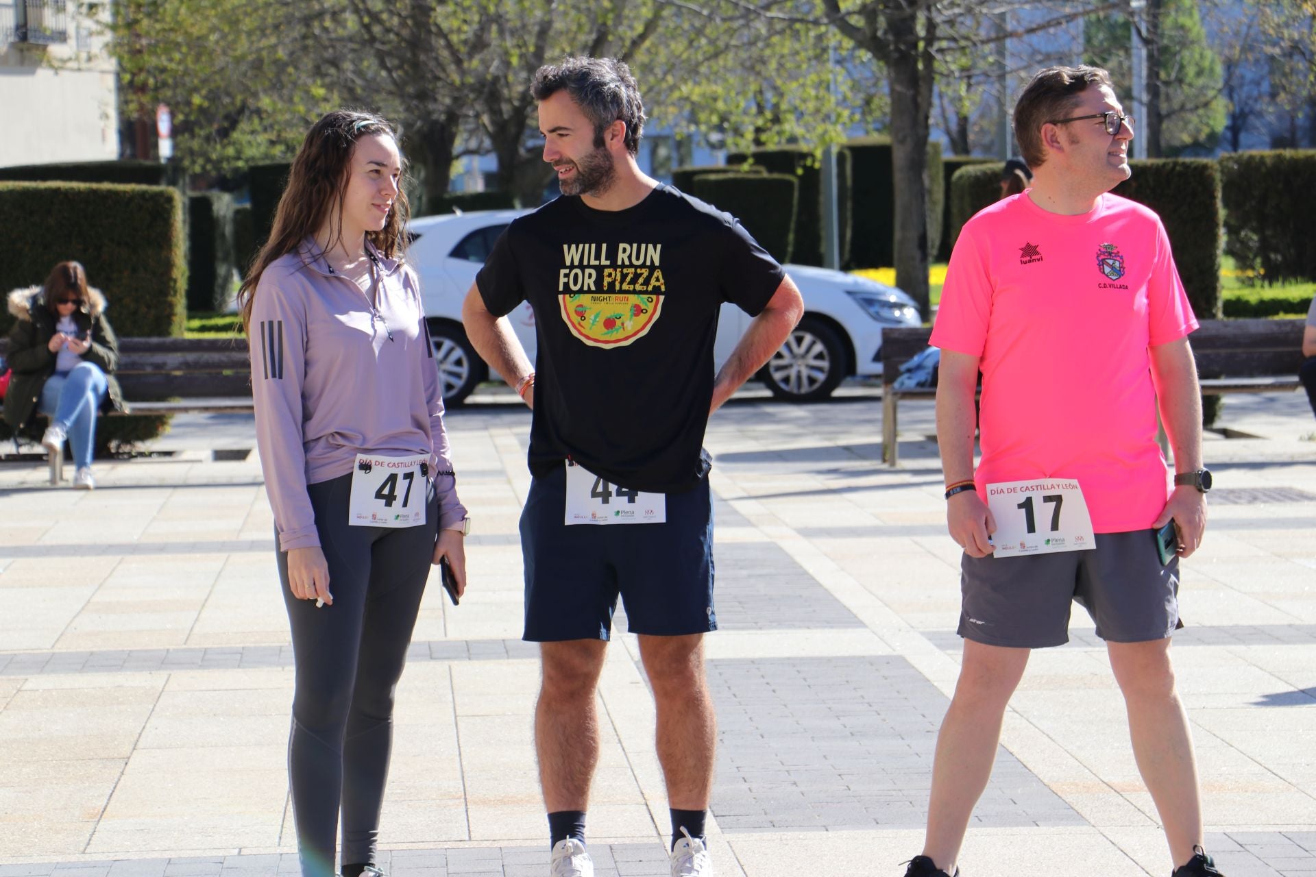 Las imágenes de la carrera solidaria por el día de la comunidad en León