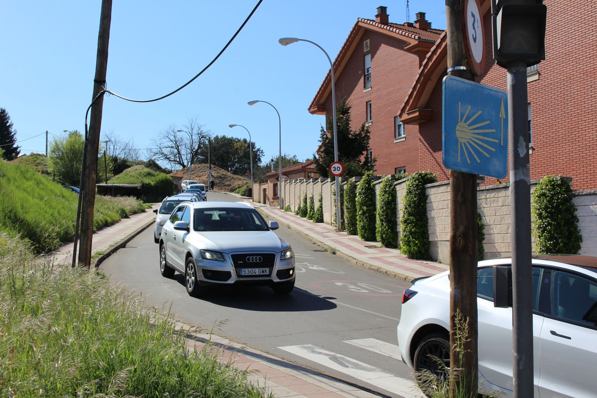 Camino la Cruz hace honor a su nombre y se convierte en un calvario
