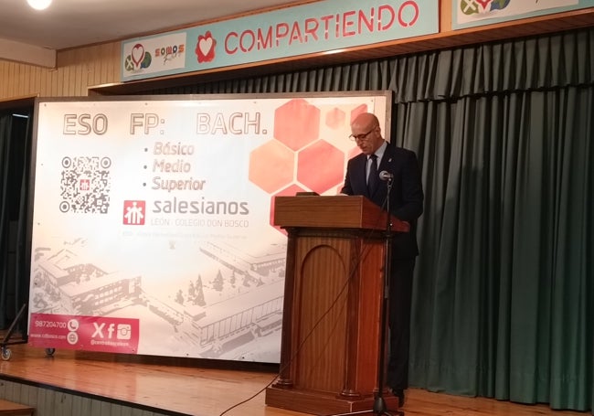El alcalde de León, José Antonio Díez, fue una de las personalidades políticas que acudieron al acto