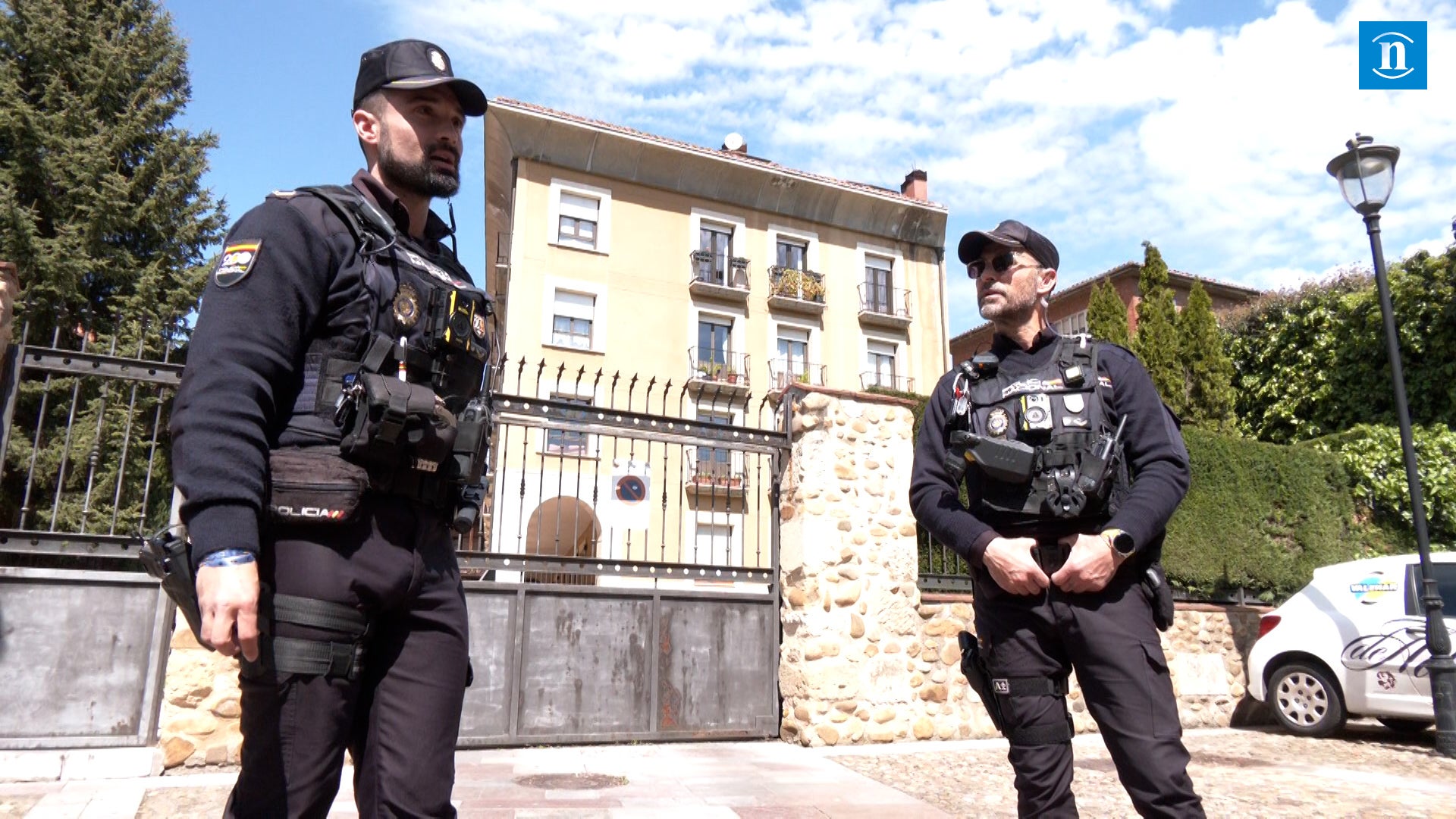 La rápida intervención de la Policía Nacional de León salva la vida de un joven en el Húmedo