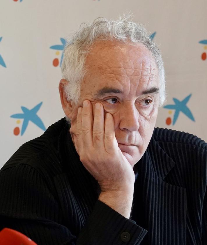 Imagen secundaria 2 - Ferran Adrià a los hosteleros leoneses: «Hay que adaptarse a la falta de personal, la inflación y los costes, no hay tutía»