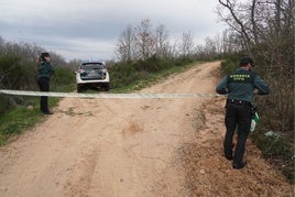 La Guardia Civil acordona la zona en la que ha aparecido el cadaver