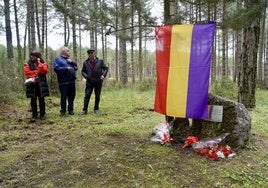 Homenaje a las víctimas de la Guerra Civil y el franquismo en La Robla.