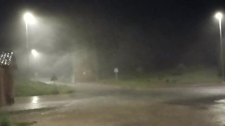 La tormenta en Santa María de los Oteros, León