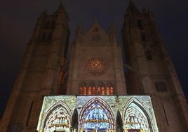 El vídeo mapping que se ha proyectado sobre el pórtico occidental de la Catedral de León.