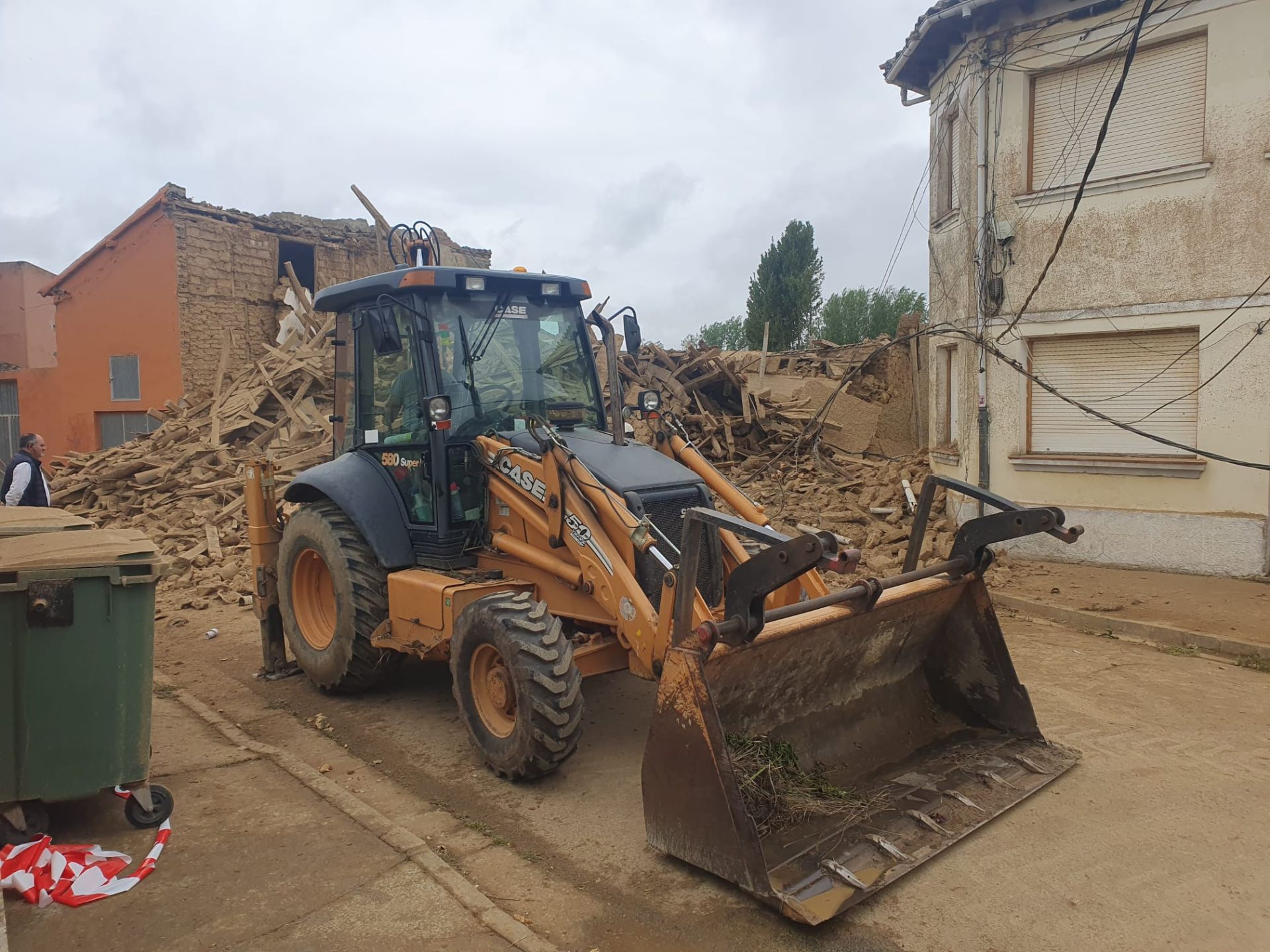 Se derrumba una vivienda en ruinas en León