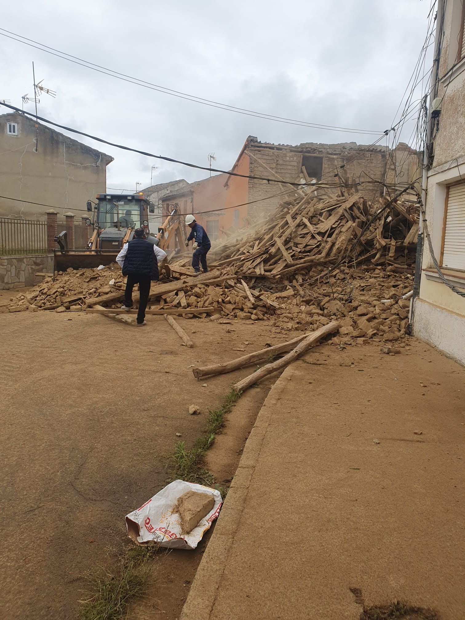 Se derrumba una vivienda en ruinas en León