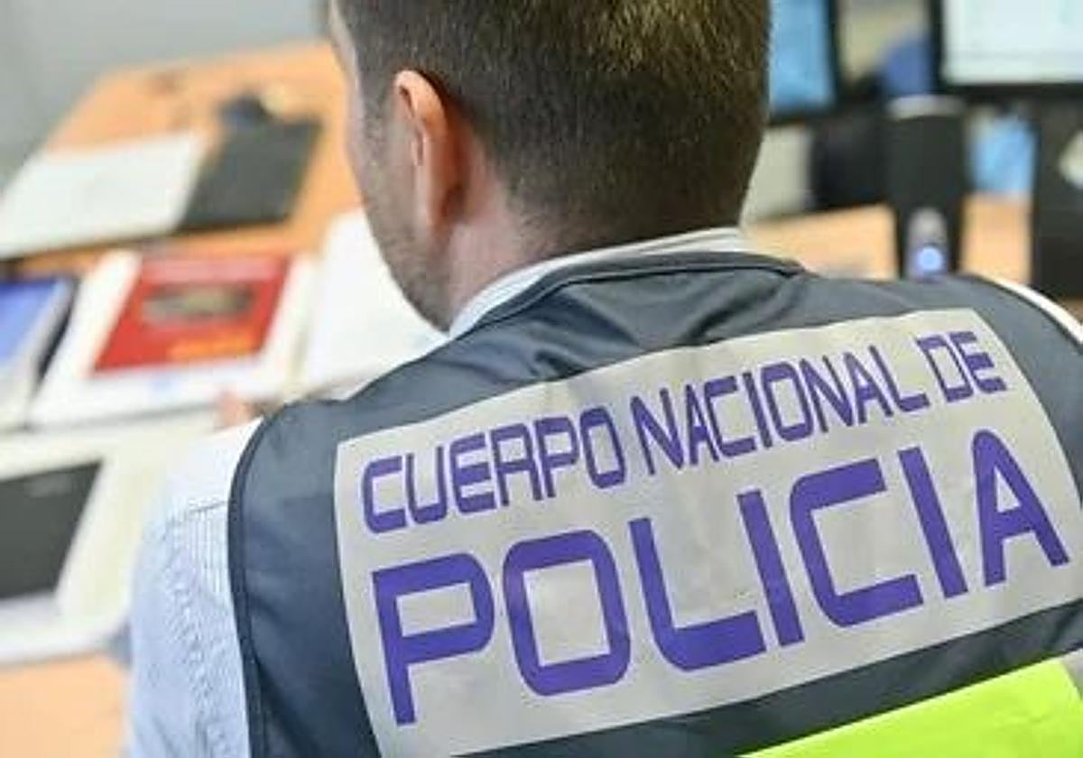 Agente de la Policía Nacional.
