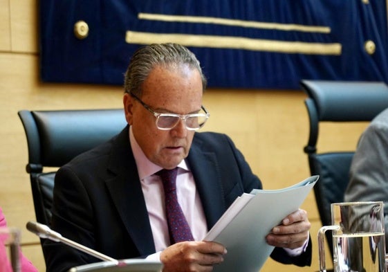 El presidente del Consejo de Cuentas de Castilla y León, Mario Amilivia, presenta dos informes en las Cortes.