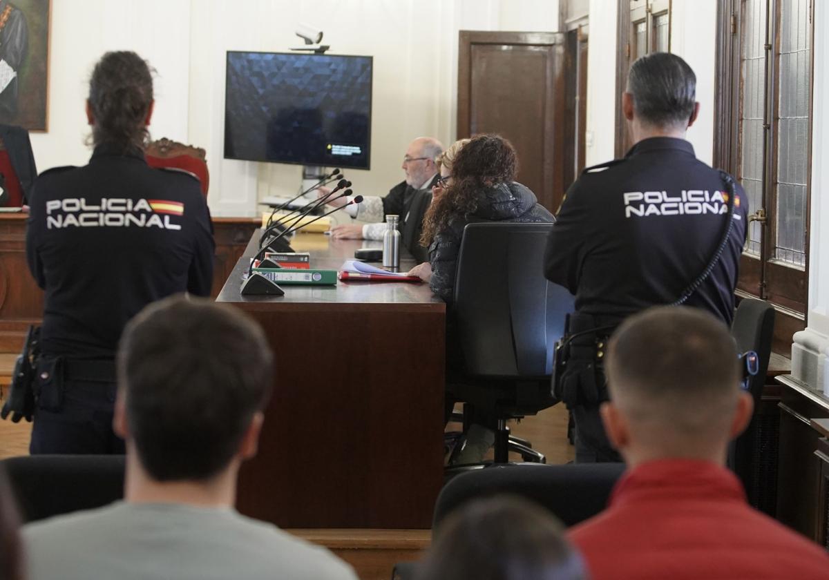 Juicio contra una auxiliar de Enfermería acusada de asesinato en León