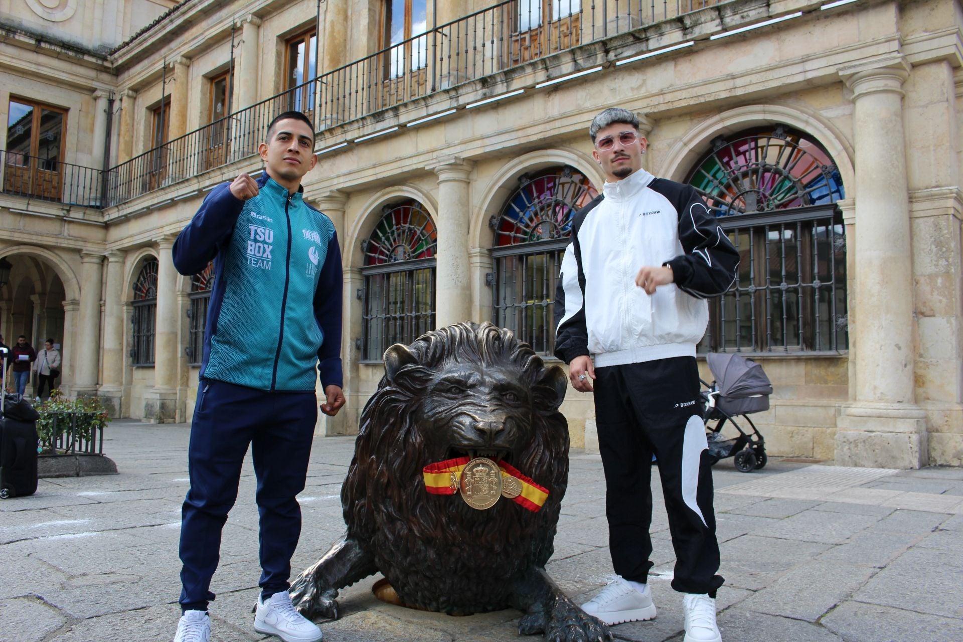 Barrul calienta el combate con Zabala por todo León