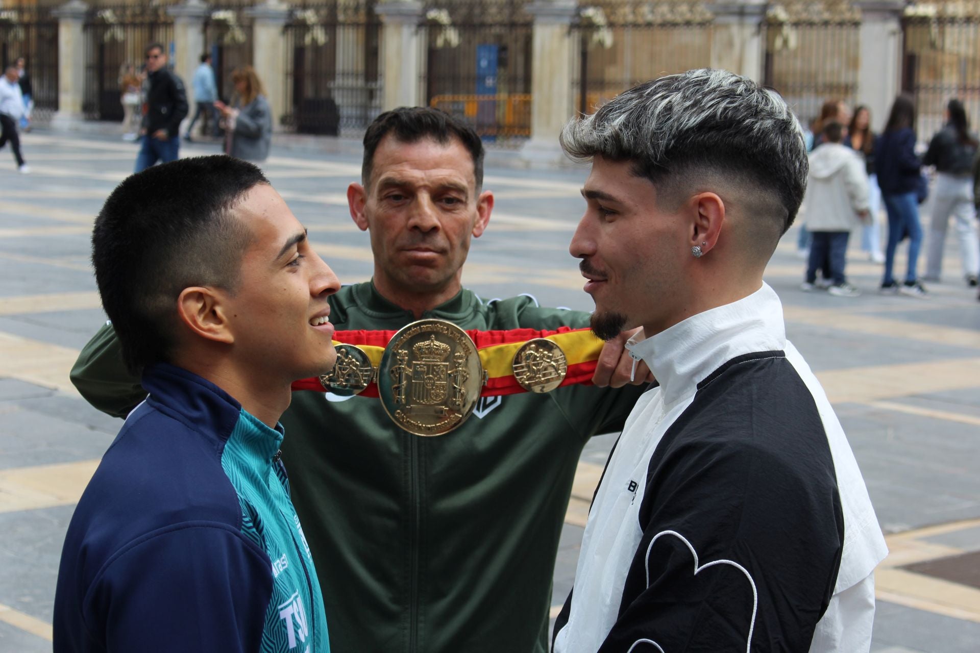 Barrul calienta el combate con Zabala por todo León