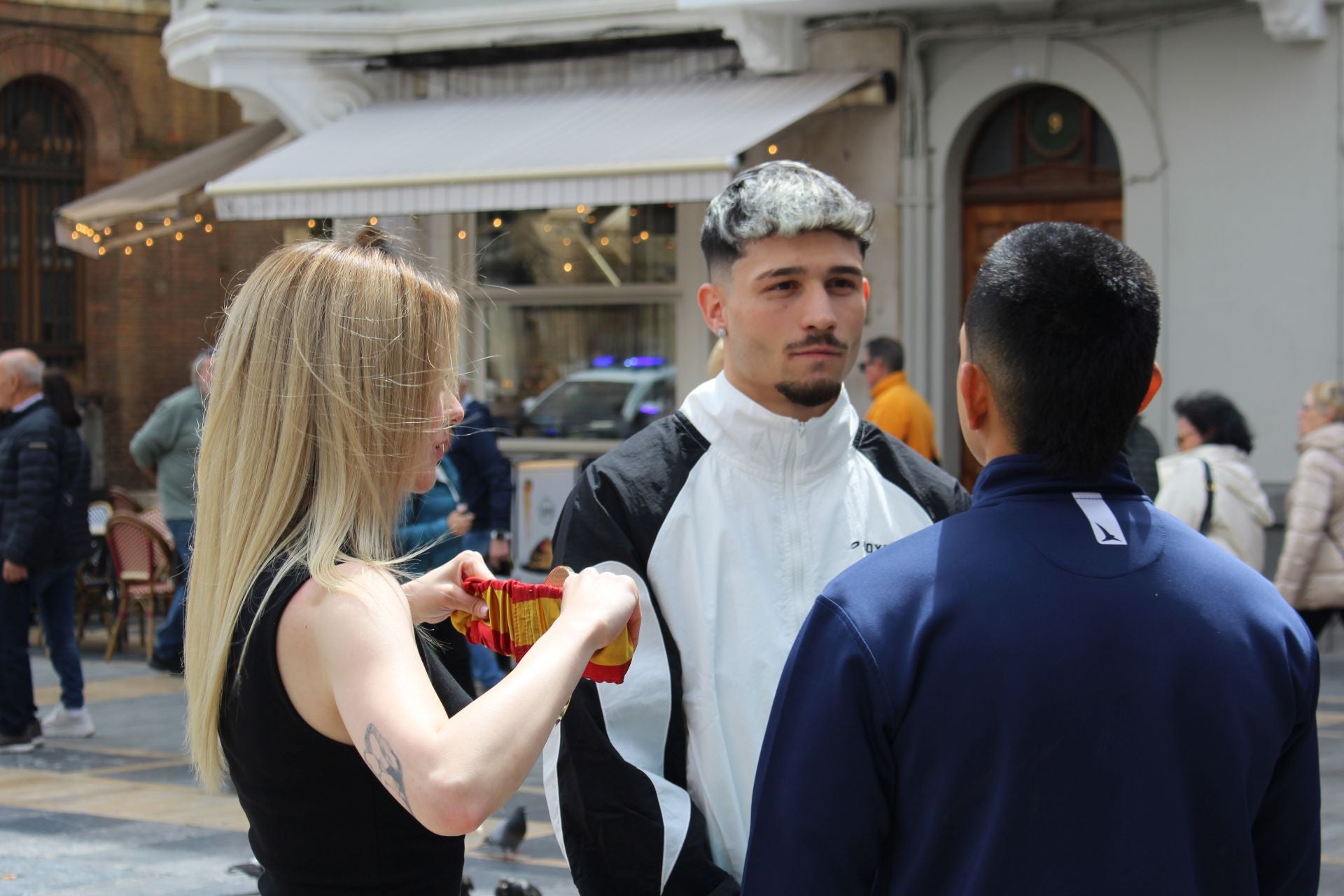 Barrul calienta el combate con Zabala por todo León