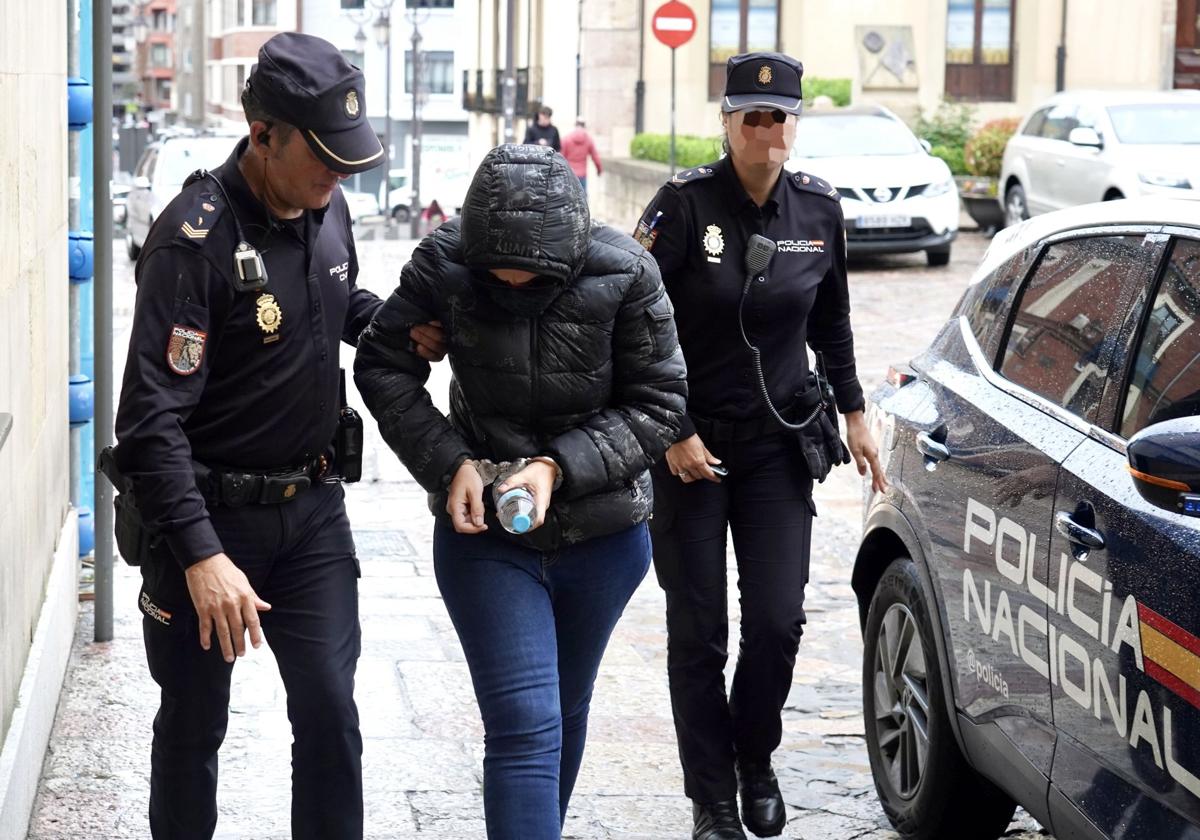 Las imágenes de la acusada de la muerte de una anciana en León